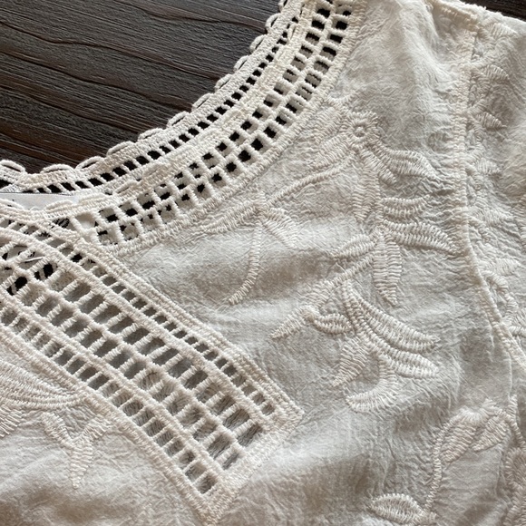 Arianna by Howards size S, 100% cotton blouse with lace and floral detailing. - Picture 6 of 10